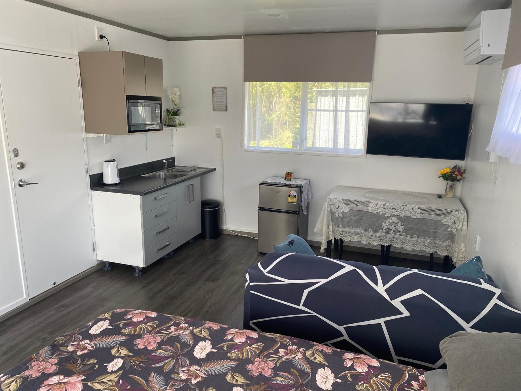 Self Contained En-Suite Private Bathroom, Private Entrance, Close To Shops & Hospital Homestay Hamilton Exterior photo