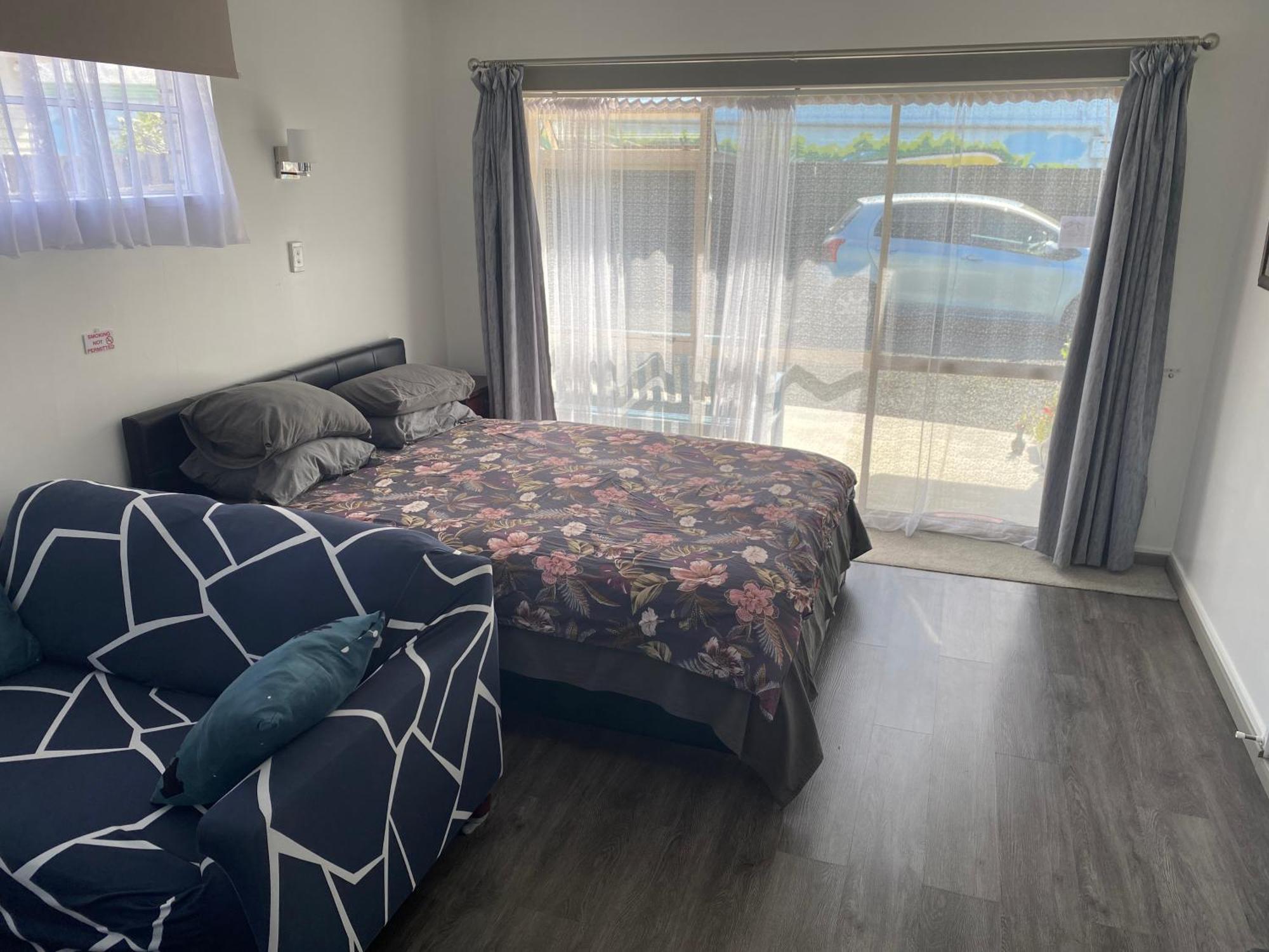 Self Contained En-Suite Private Bathroom, Private Entrance, Close To Shops & Hospital Homestay Hamilton Exterior photo